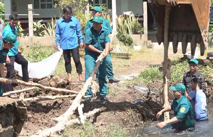 TRần Đề: Diễn tập phòng, chống lụt bão và tìm kiếm cứu nạn xã Lịch Hội Thượng  